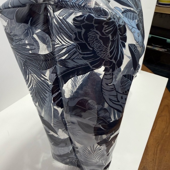 Pink Victoria's Secret Clear Floral Tote Bag, With Detachable Makeup Bag. Chic - Picture 6 of 10